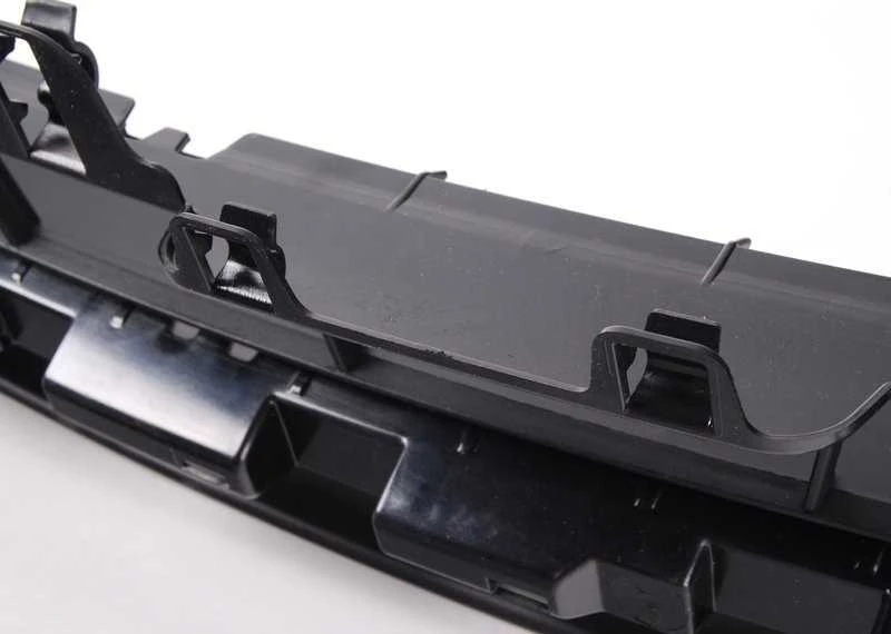 BMW F30 F31 priekinio centrinio bamperio dangtis grotelės originalus 51117263478