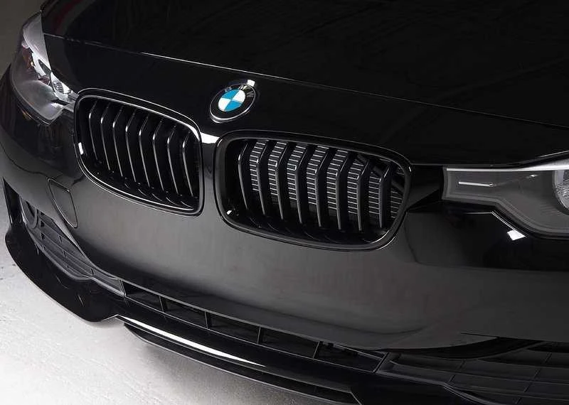 BMW F30 F31 Priekinis Juodas Blizgus Ornam Grille Originalus 51712240778