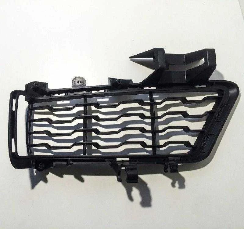 BMW F30 priekinio bamperio grotelės Kairė originali 51118068125