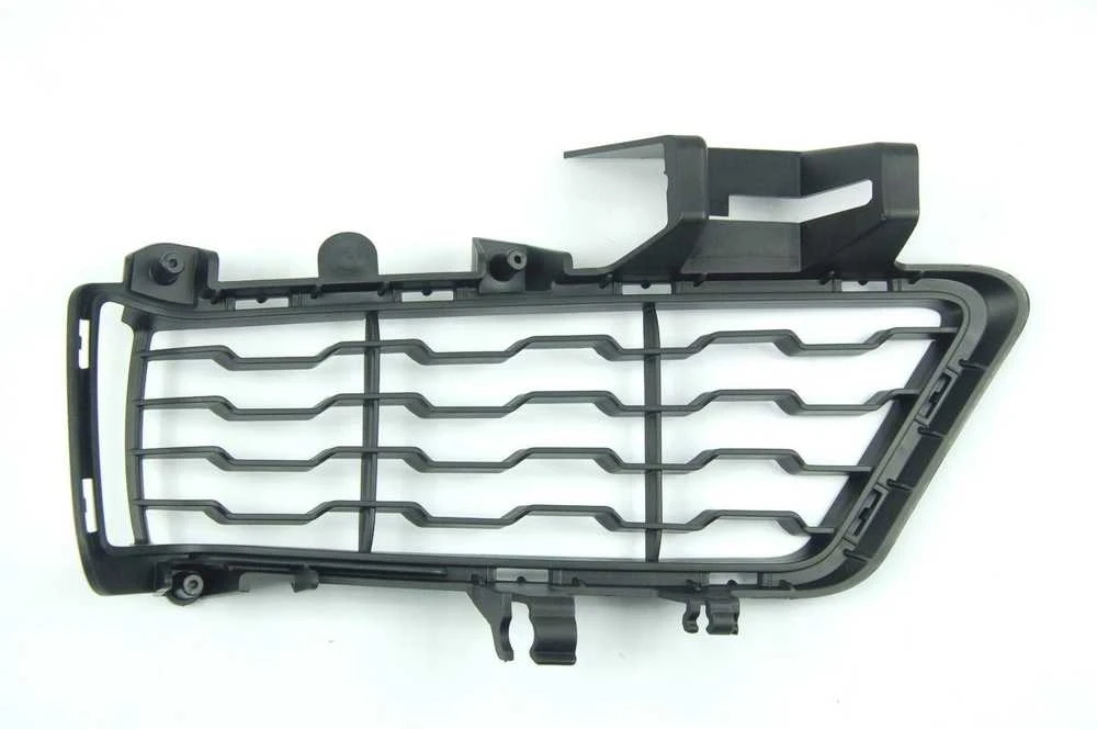 BMW F30 priekinio bamperio grotelės Kairė originali 51118068125