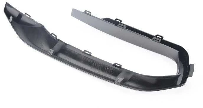 BMW F32 F32 F33 F36 Apdailos sportinė linija dešinė originali 51117432620