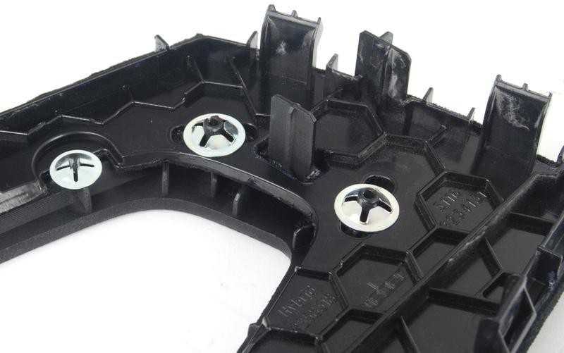 BMW F32 F33 centrinės konsolės apdailos detalė pavarų perjungimo svirtelėms originali 51162343741