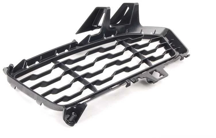 BMW F32 F36 Priekinio bamperio grotelės kairės pusės originalios 51118056493