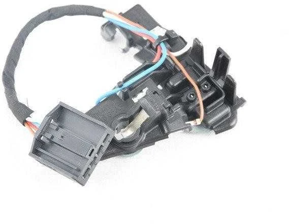 BMW F32 F82 F33 F36 Galine Leidimo Svetaines Liza Kairys Originalus 63217366069