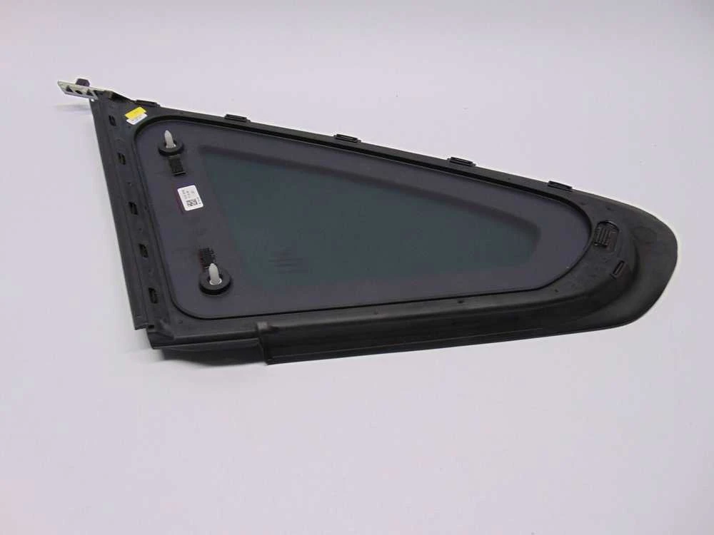 BMW F36 galinis dešinysis langas fiksuotas originalus 51377412026