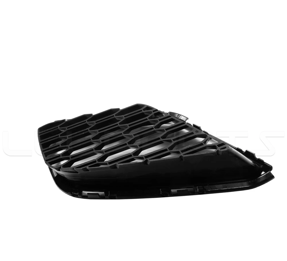 BMW F40 PRIEKINIO BAMPERIO APATINĖS ORO ĮSIURBIMO GROTELĖS DEŠINĖS ORIGINALIOS 51748075624