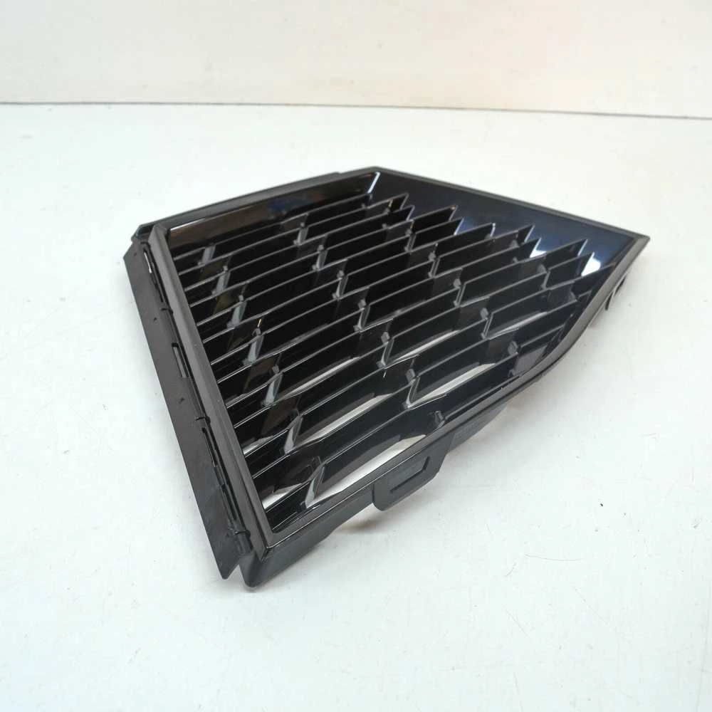 BMW F44 priekinio bamperio dešiniosios oro grotelės originalios 51118075518