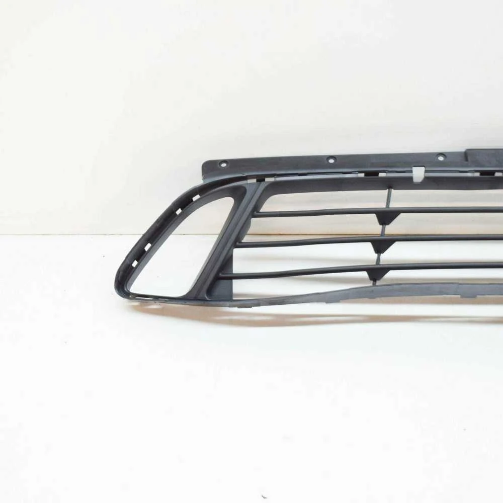 Bmw F45 F46 Priekinio Bamperio Centrinė Atvira Grotelė Originalus 51117301567