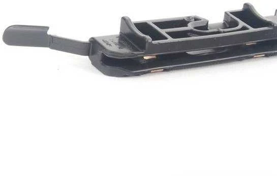 BMW F45 spaustukas originalus 51137258183