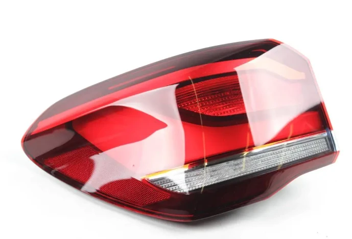 BMW F48 galinio žibinto šoninis skydelis LED kairėje pusėje originalus 63217477713