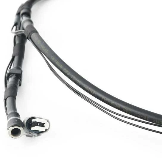 BMW F55 F56 F57 priekinio stiklo plovimo žarna Originali 61677336079