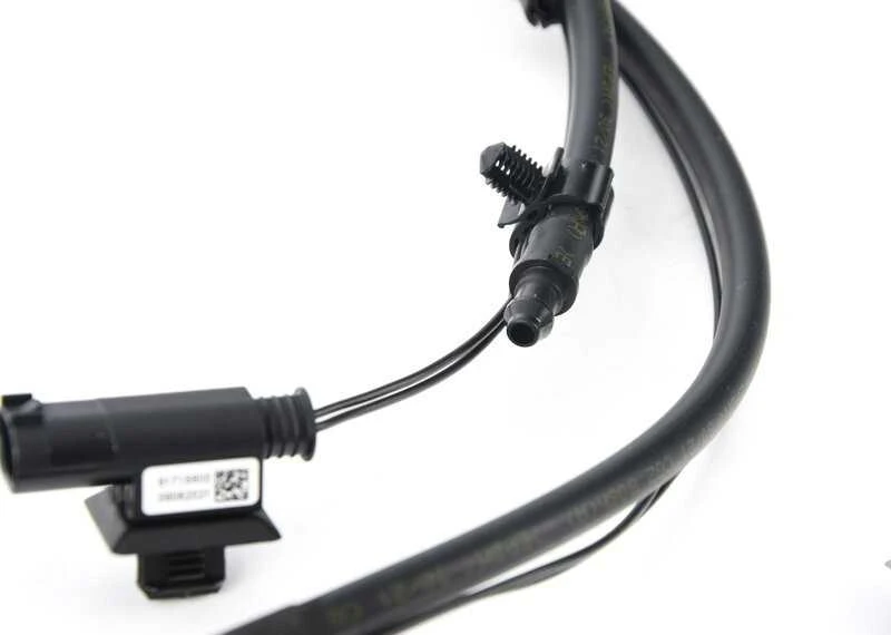 BMW F55 F56 F57 priekinio stiklo plovimo žarna Originali 61677336079