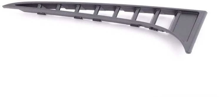 BMW F80 F82 F83 galinio bamperio grotelės Dešinės pusės originalios 51128056588