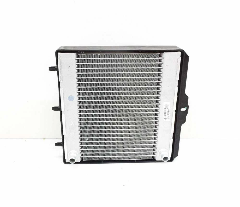 BMW F80 F82 F83 M3 M4 pagalbinis aušinimo skysčio radiatorius kairėje OEM 17112284603 originalus