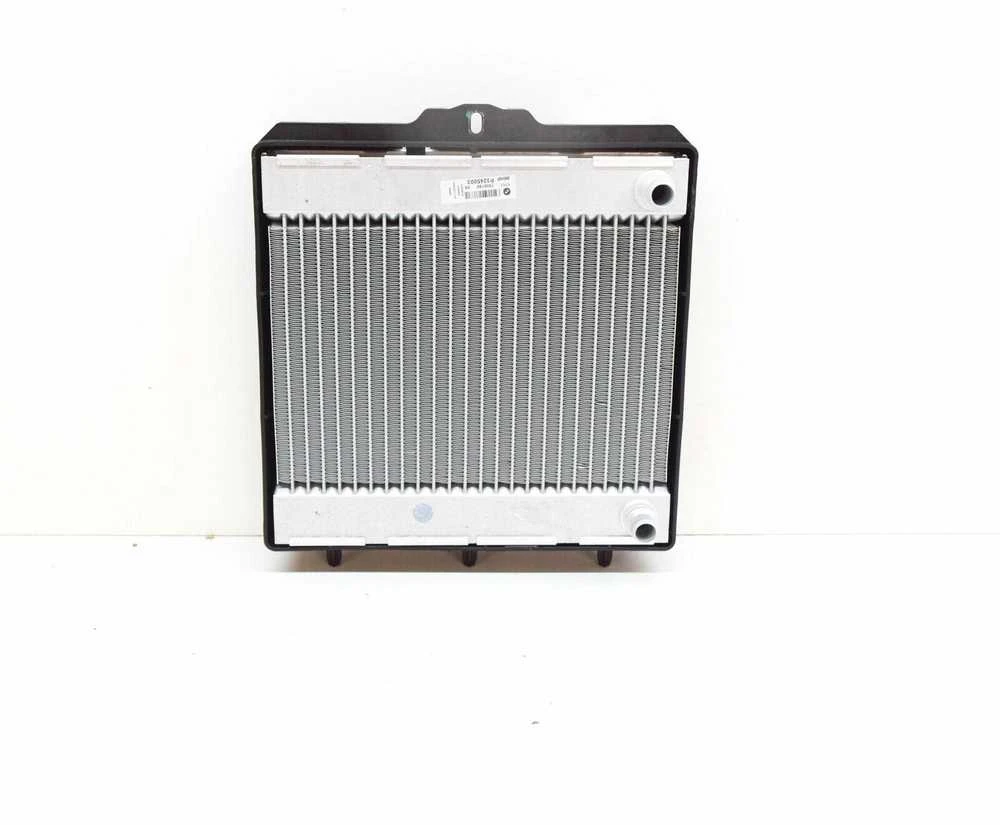BMW F80 F82 F83 M3 M4 pagalbinis aušinimo skysčio radiatorius kairėje OEM 17112284603 originalus