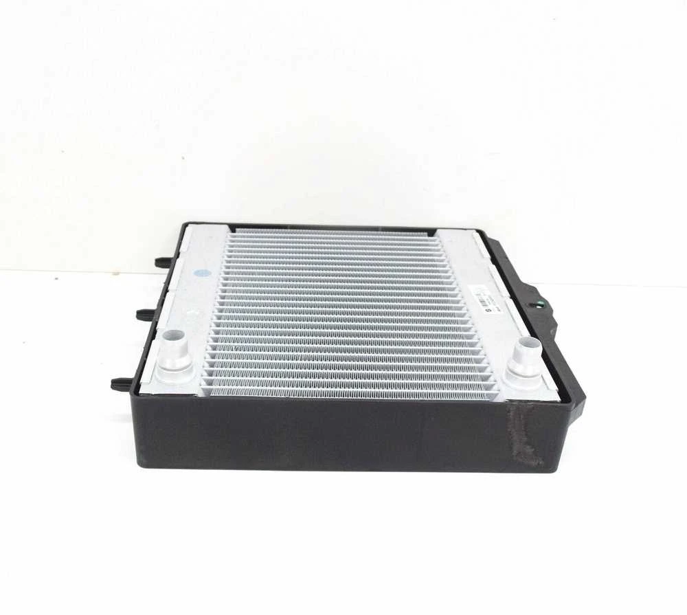 BMW F80 F82 F83 M3 M4 pagalbinis aušinimo skysčio radiatorius kairėje OEM 17112284603 originalus