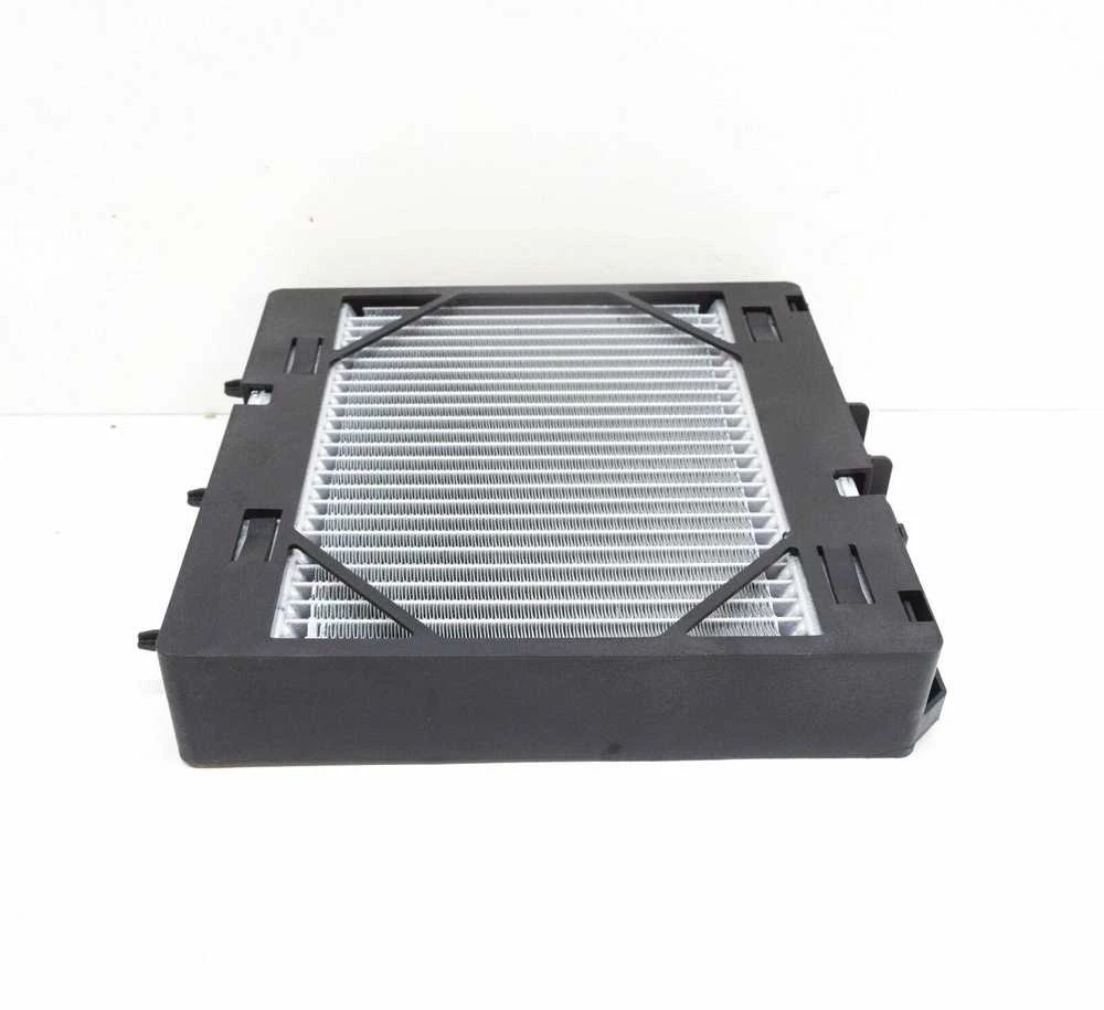 BMW F80 F82 F83 M3 M4 pagalbinis aušinimo skysčio radiatorius kairėje OEM 17112284603 originalus