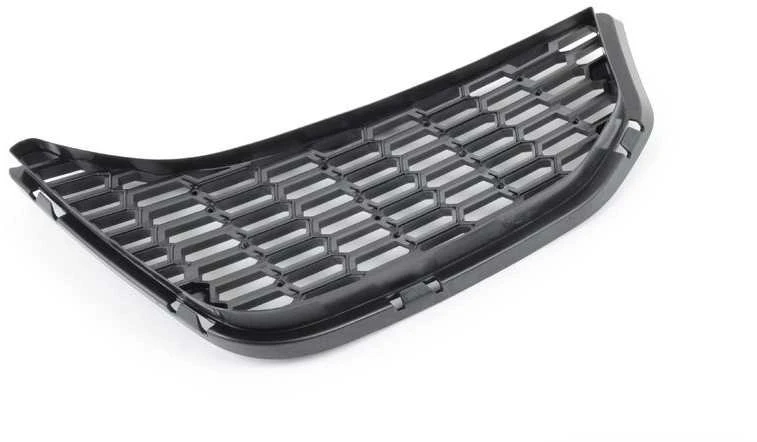 BMW F80 F83 grotelės priekinės kairės pusės apatinės originalios 51118054301