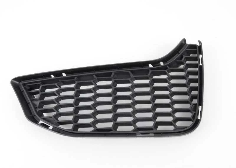 BMW F80 F83 grotelės priekinės kairės pusės apatinės originalios 51118054301
