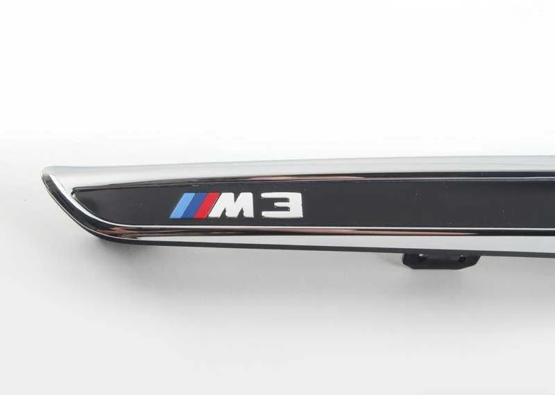 BMW F80 liejimo detalė dešinėje pusėje Originali 51138056060