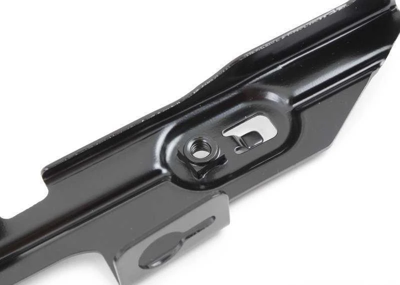 BMW F80 Radiatoriaus priekinės panelės laikiklis apatinis kairysis originalus 51648055671