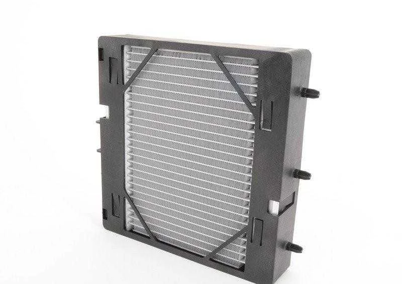 BMW F87 F80 F83 pagalbinis radiatorius dešinėje pusėje originalus 17112284604