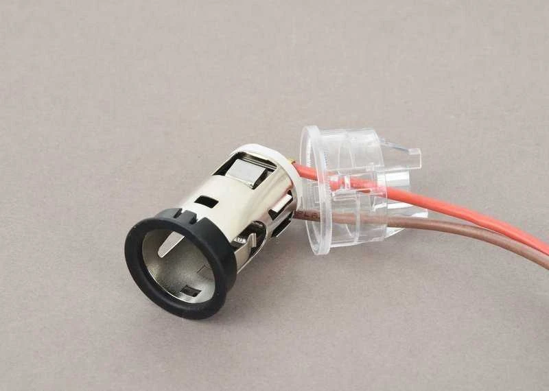 BMW F87 G12 F48 F15 F16 G29 cigarečių žiebtuvėlio lizdas originalus 61349302235