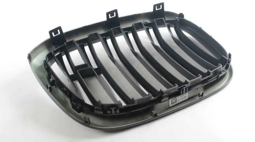 BMW F97 priekinės kairės pusės grotelės originalios 51118098087