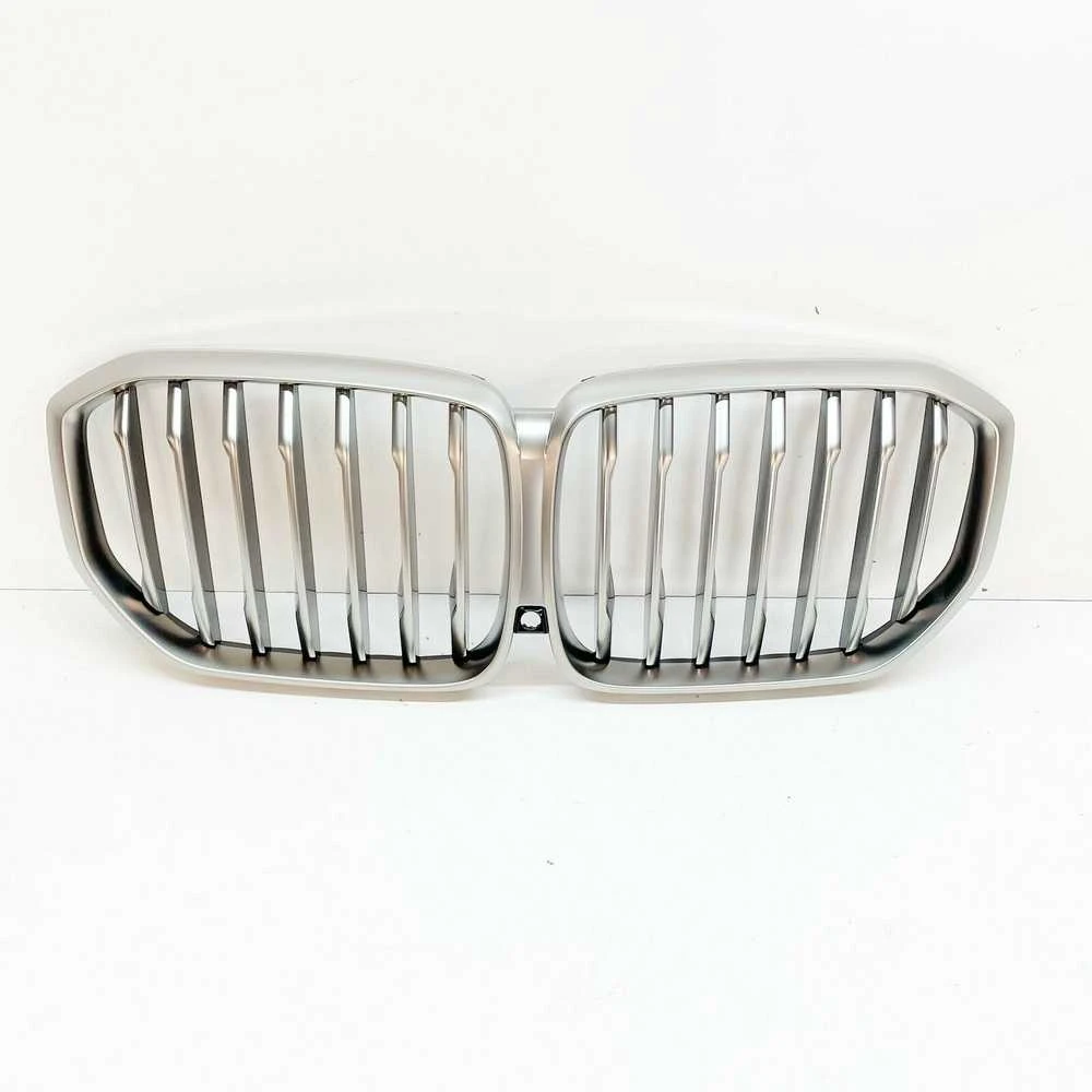BMW G05 priekinio bamperio radiatoriaus grotelės Cerio pilka originalios 51137454888