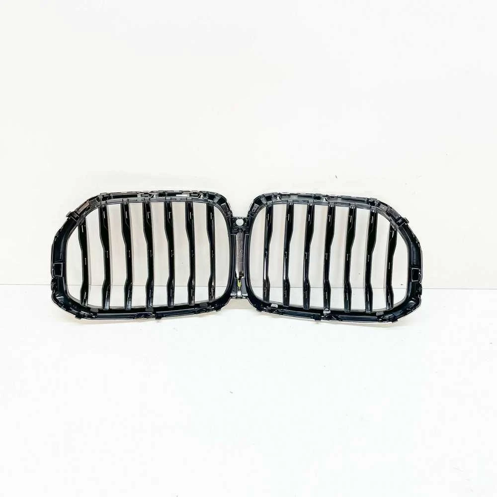 BMW G05 priekinio bamperio radiatoriaus grotelės Cerio pilka originalios 51137454888