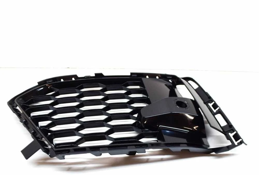 BMW G06 priekinis dešinysis bamperis, atviros grotelės Originalus 51118069946