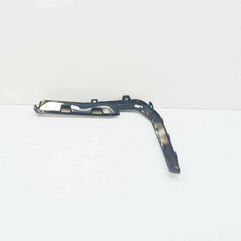 BMW G07 priekinio bamperio apatinė kairės pusės grotelių apdailos detalė Originali 51118074261
