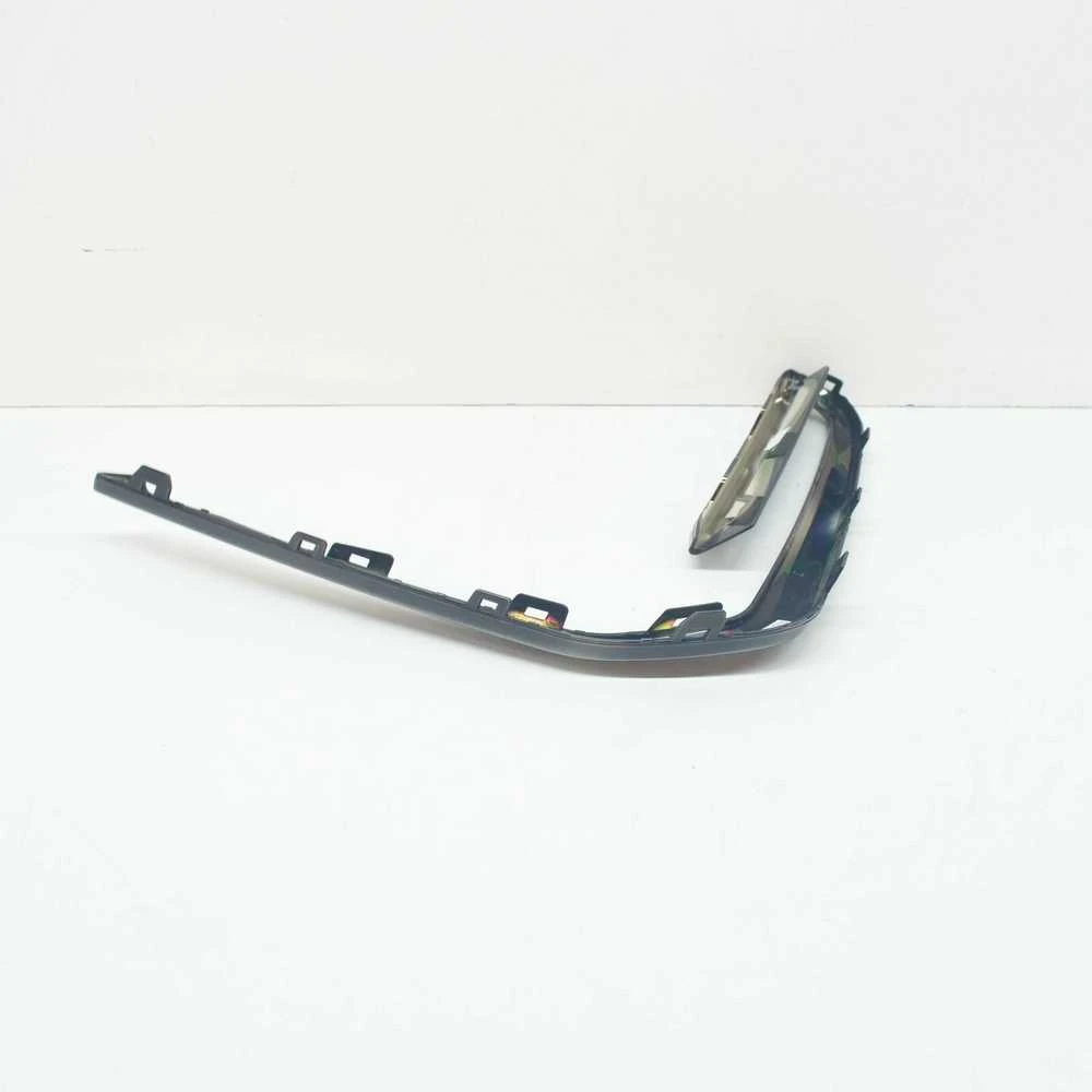 BMW G07 priekinio bamperio apatinė kairės pusės grotelių apdailos detalė Originali 51118074261