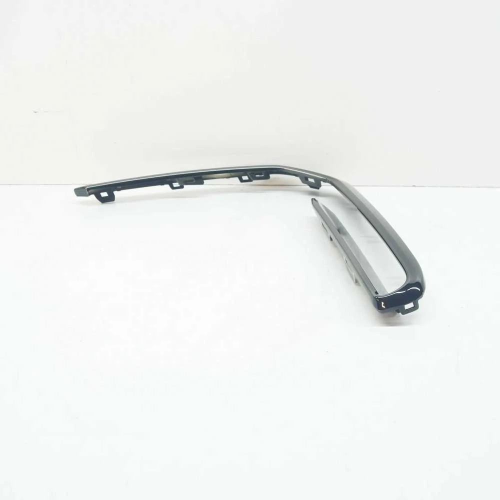 BMW G07 priekinio bamperio apatinė kairės pusės grotelių apdailos detalė Originali 51118074261