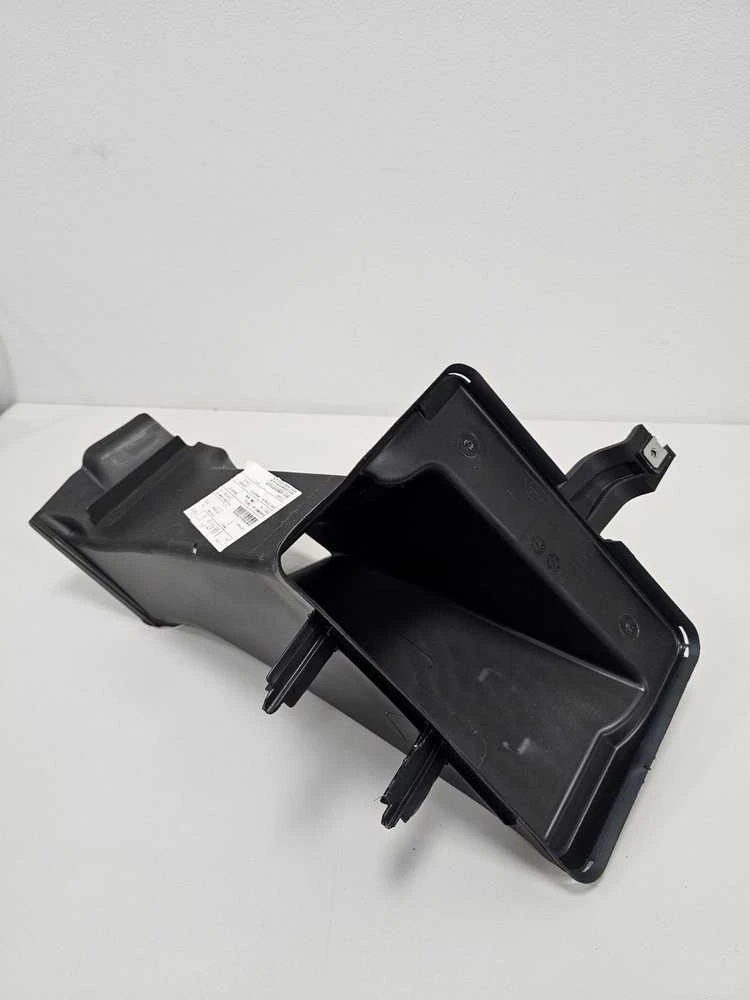 BMW G20 G21 LCI M340i M340iX priekinis oro kanalas dešinėje pusėje Originalus 51748085432