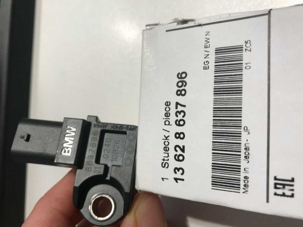 BMW G20 G32 F20 F21 F22 F22 F44 F45 Įsiurbimo kolektoriaus slėgio jutiklis originalus 13628637896