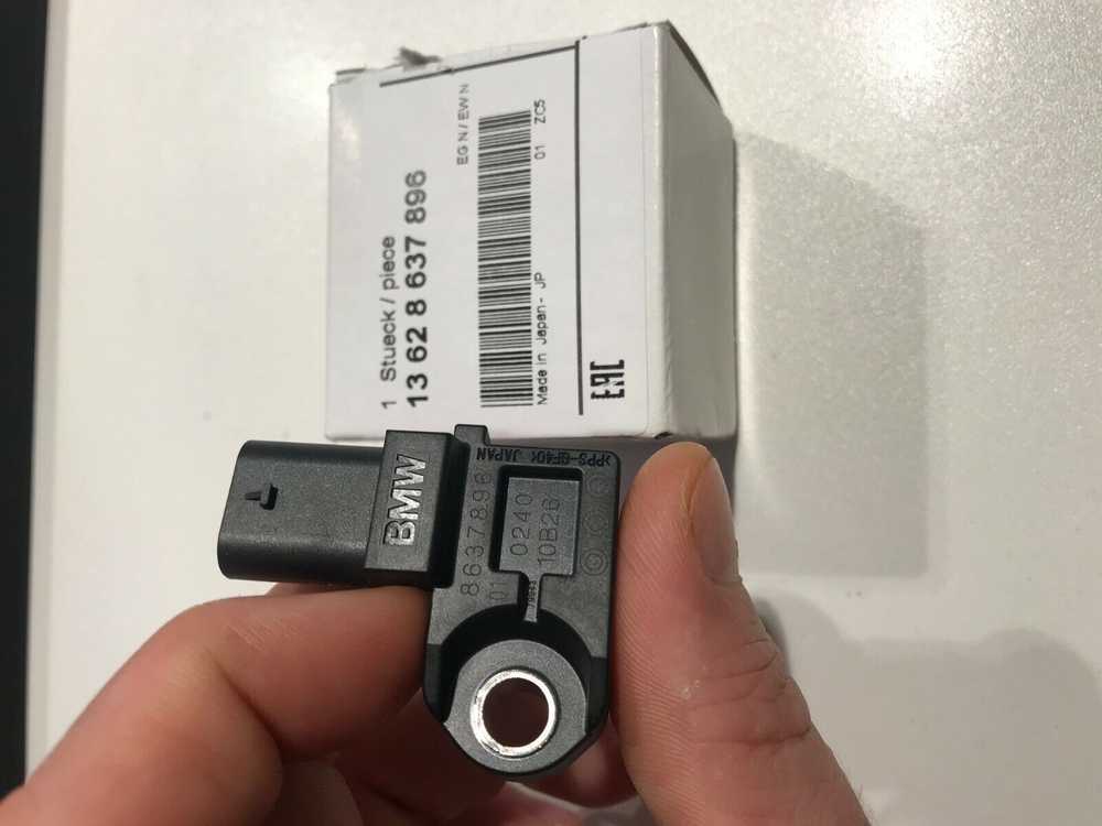 BMW G20 G32 F20 F21 F22 F22 F44 F45 Įsiurbimo kolektoriaus slėgio jutiklis originalus 13628637896