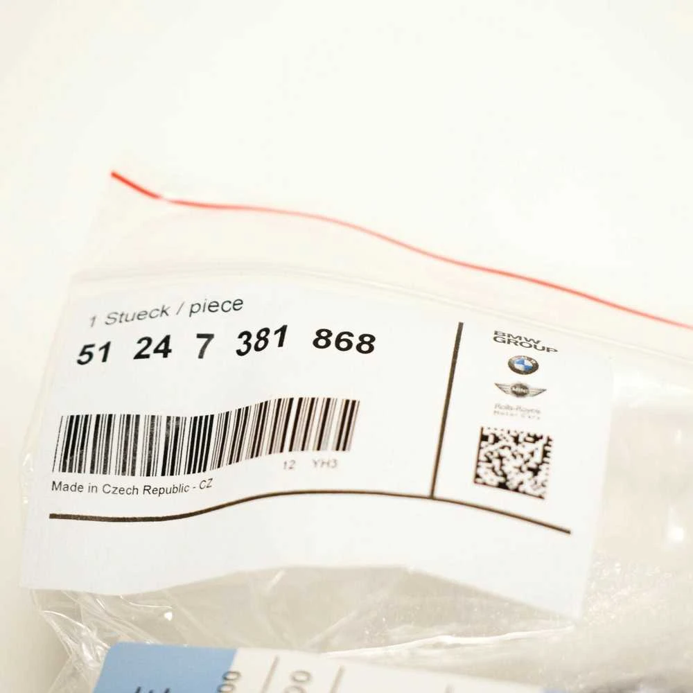 BMW G30 galinių durelių dangčio rankena Originali 51247381868