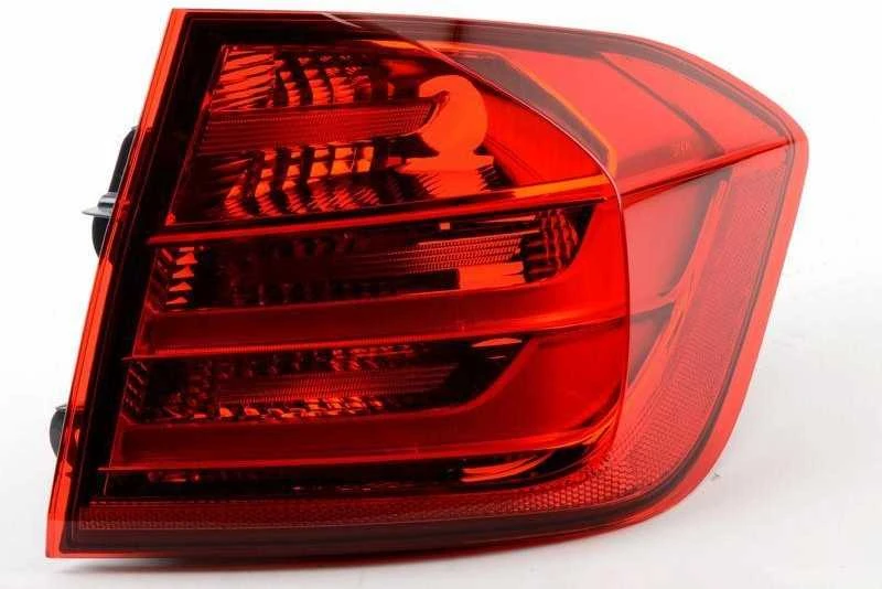 Bmw Galinio Šviesos Dešinė Pusė 3 F30 F80 M3 63217313040