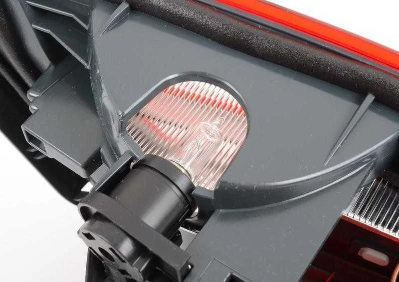 BMW Galinio Šviesos Dešinės Pusės Atramos Šviesa 5 F10 63217306164