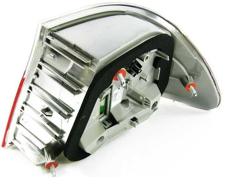 BMW Galinio Šviesos Kairysis Šoninis Panelis 63218364725