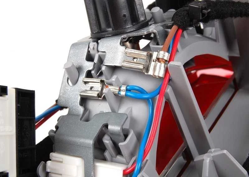 Bmw Galinis Žibintas Bagažinės Dangtyje Dešinėje E93 63217252784
