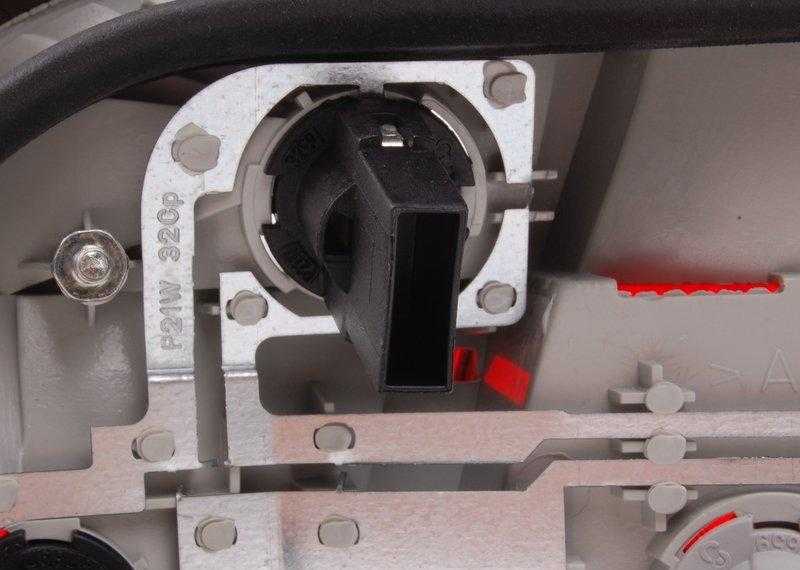 Bmw Galinis Žibintas E36 1990 1999 Originalus 82199403097