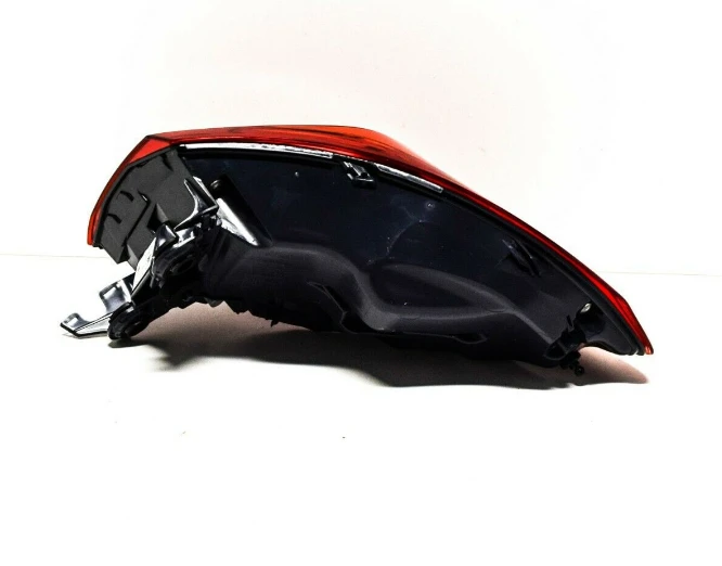 Bmw Galinis Žibintas Šoninėje Panelėje Kairėje F32 F82 F33 F36 Originalus 63218496523