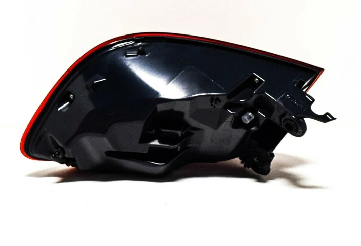 Bmw Galinis Žibintas Šoninėje Panelėje Kairėje F32 F82 F33 F36 Originalus 63218496523