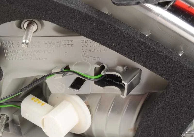 BMW Heckleuchte Dešinė 6 E63 E64 63217170978