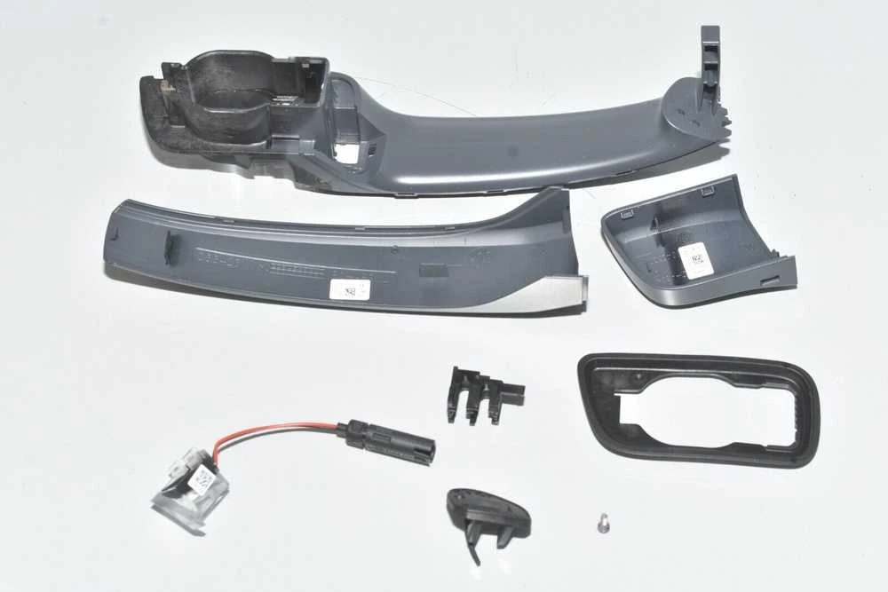BMW I I3 I3s I01 i3 120Ah rankenos laikiklis kairėje Pirminis dengtas originalus 51217379771