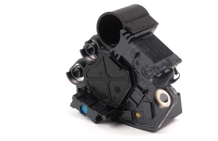 Bmw Įtampos Reguliatorius E90 E60 E61 E63 E64 E65 Originalus 12318510092
