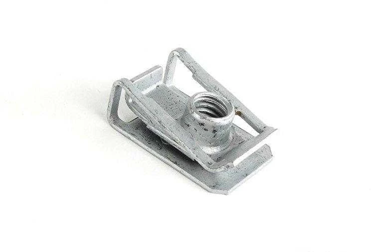 BMW kėbulo važiuoklės užrakto tvirtinimo veržlė M6 x 1,00 mm 7060601 41357060601
