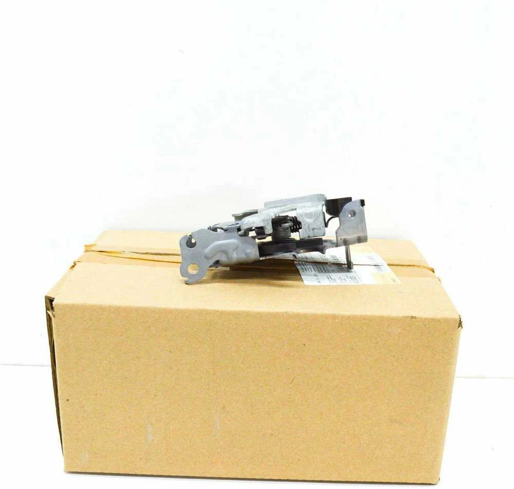BMW M3 G20 318d 320d 320dX 320i 1.6 Kapoto dangčio užraktas dešinėje pusėje originalus 51237468348